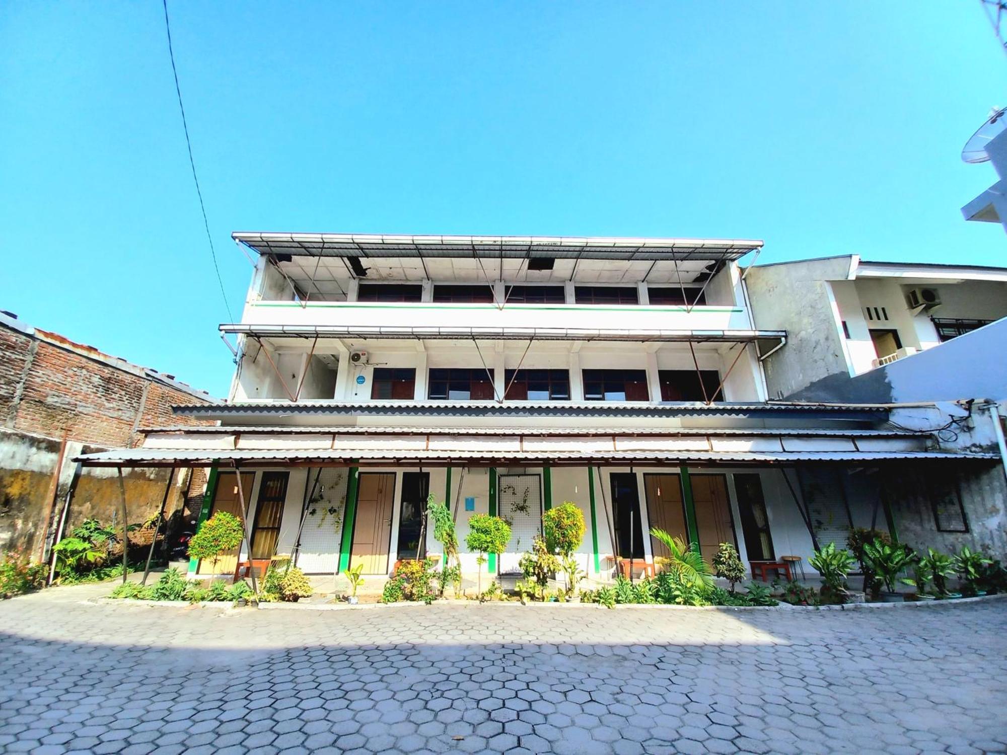 Hotel Jogja Kili Suci By Simply Homy Jogjakarta Buitenkant foto